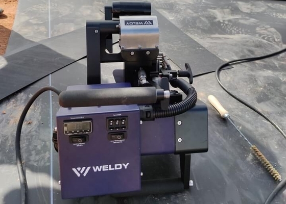 Σφραγίζοντας μηχανή ραφών συγκόλλησης Weldy WGW300 Geomembrane με 1750W 0,5 3.0MM